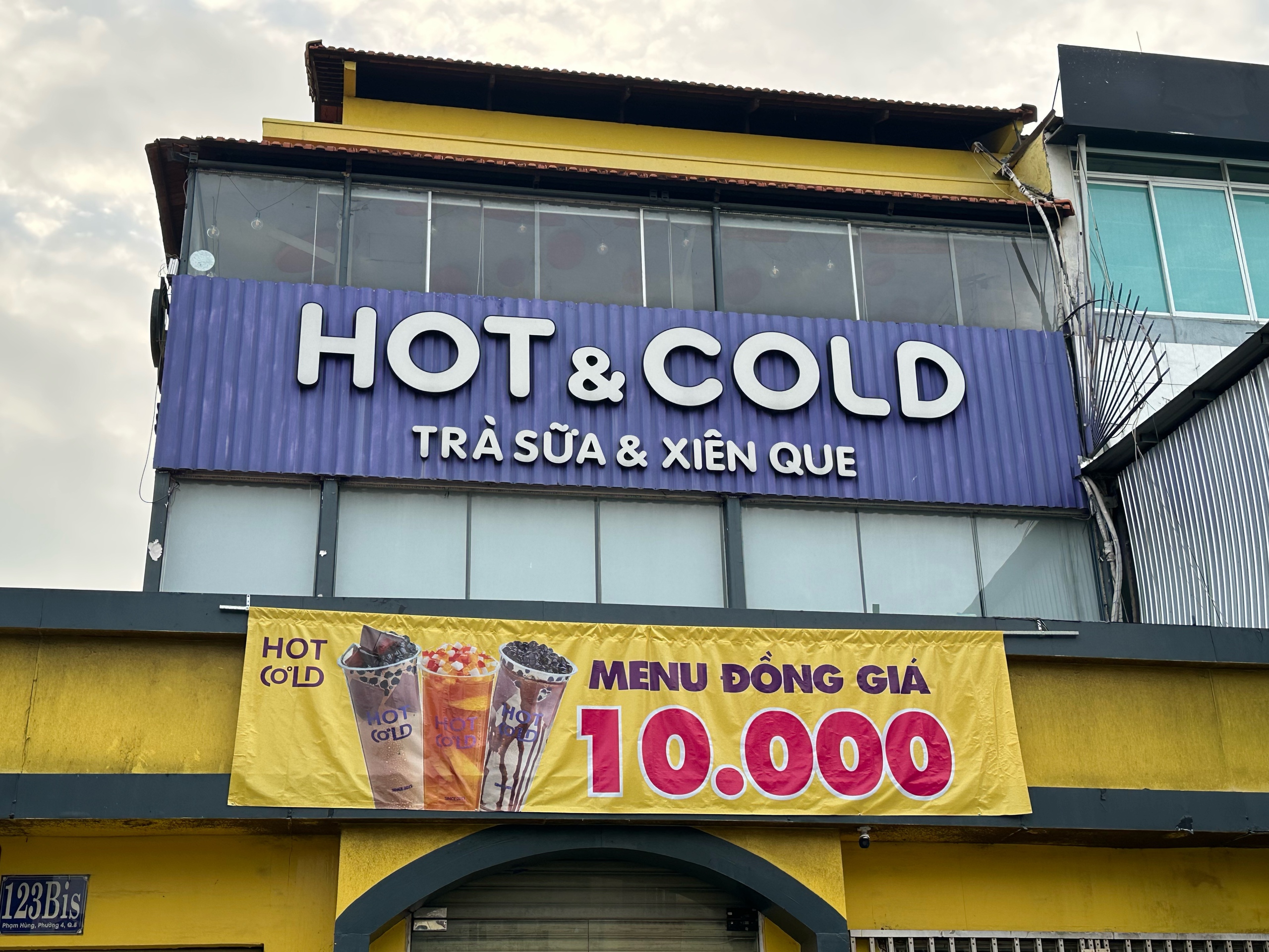 'Huyền thoại ẩm thực' TP.HCM lần lượt đóng cửa: Ký ức quán quen, bao giờ nguôi nhớ? - Ảnh 1.