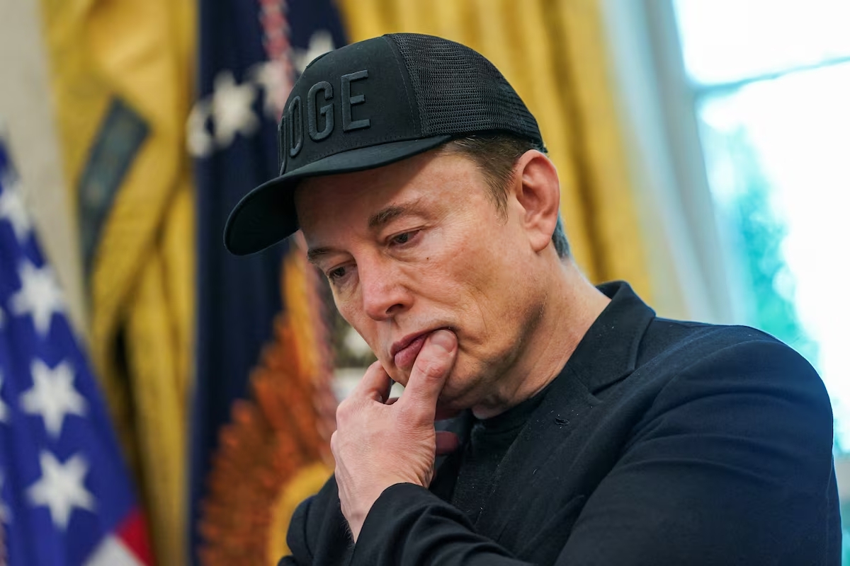 Tình bạn Trump - Musk tan vỡ, giới đầu tư tháo chạy - Ảnh 1.
